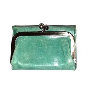 HOBO INTERNATIONAL ROBIN TRIFOLD KISSLOCK WALLET